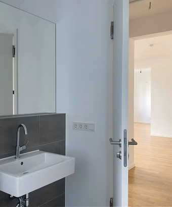 Am Winterfeldt – Berlin-Schöneberg – Bad mit Blick zur Diele