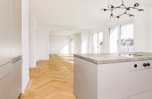 Schlüter 18 – Berlin-Charlottenburg – Offener Wohn-Küchen-Essbereich | WE 11