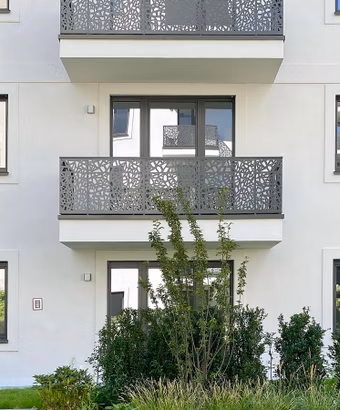 Fassadendetail mit Balkonen