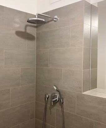 Am Winterfeldt – Berlin-Schöneberg – Badezimmer mit bodengleicher Dusche