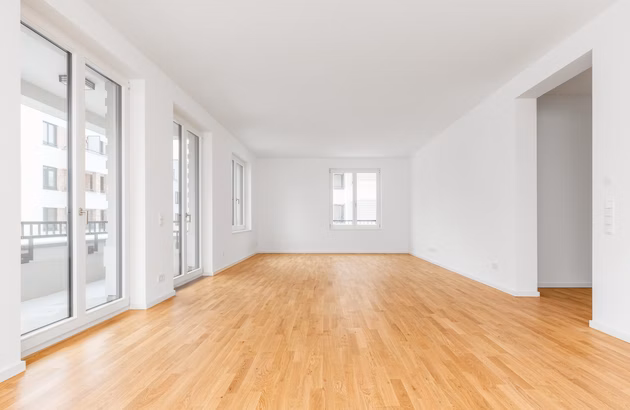 Am Park Potsdam – Potsdam – offener Wohn-Küchen-Essbereich mit Balkonzugang